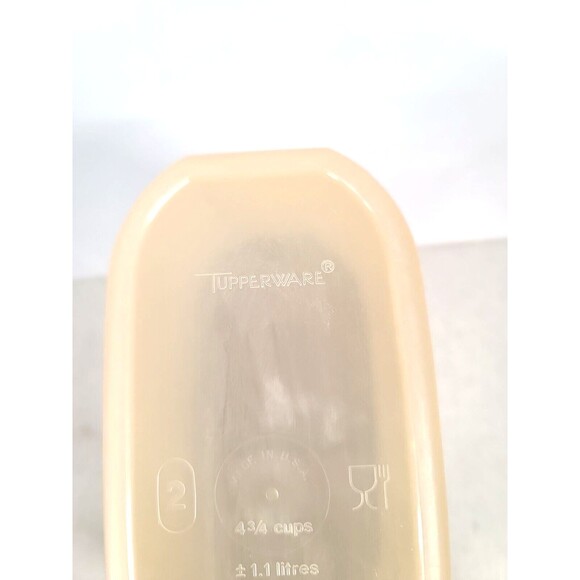 Vintage Tupperware #1612-22 with Brown flip top lid 1616-4  1.1 liters - Picture 3 of 4